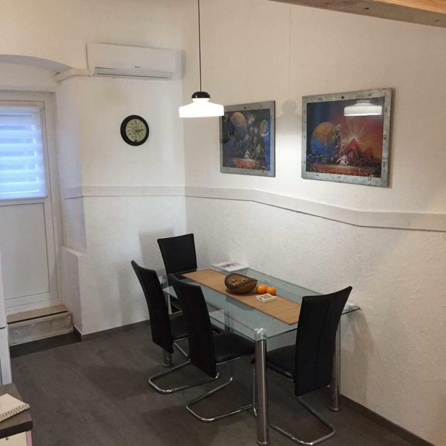 Apartment Max 4 Stars Rijeka Exterior photo